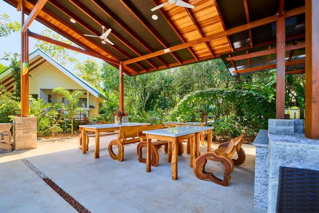 Casa Kristel - Exquisite Villa Getaway Puerto Viejo de Talamanca エクステリア 写真