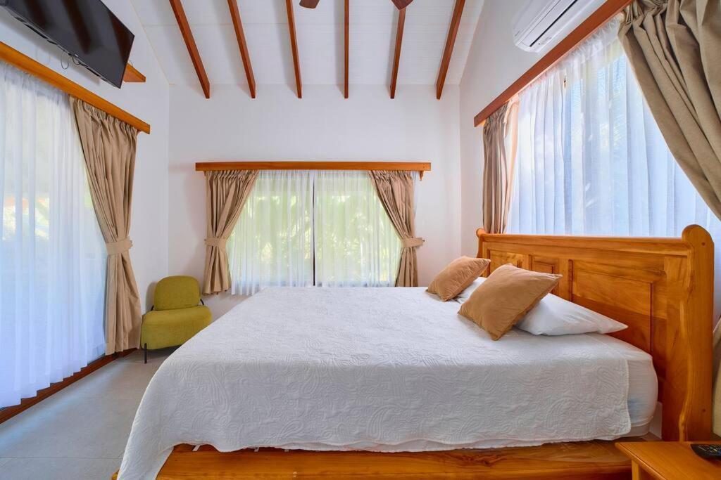 Casa Kristel - Exquisite Villa Getaway Puerto Viejo de Talamanca エクステリア 写真