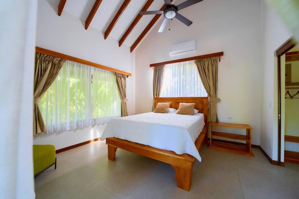 Casa Kristel - Exquisite Villa Getaway Puerto Viejo de Talamanca エクステリア 写真