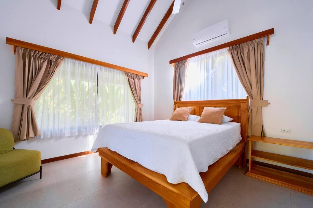 Casa Kristel - Exquisite Villa Getaway Puerto Viejo de Talamanca エクステリア 写真