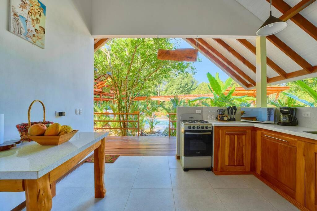 Casa Kristel - Exquisite Villa Getaway Puerto Viejo de Talamanca エクステリア 写真