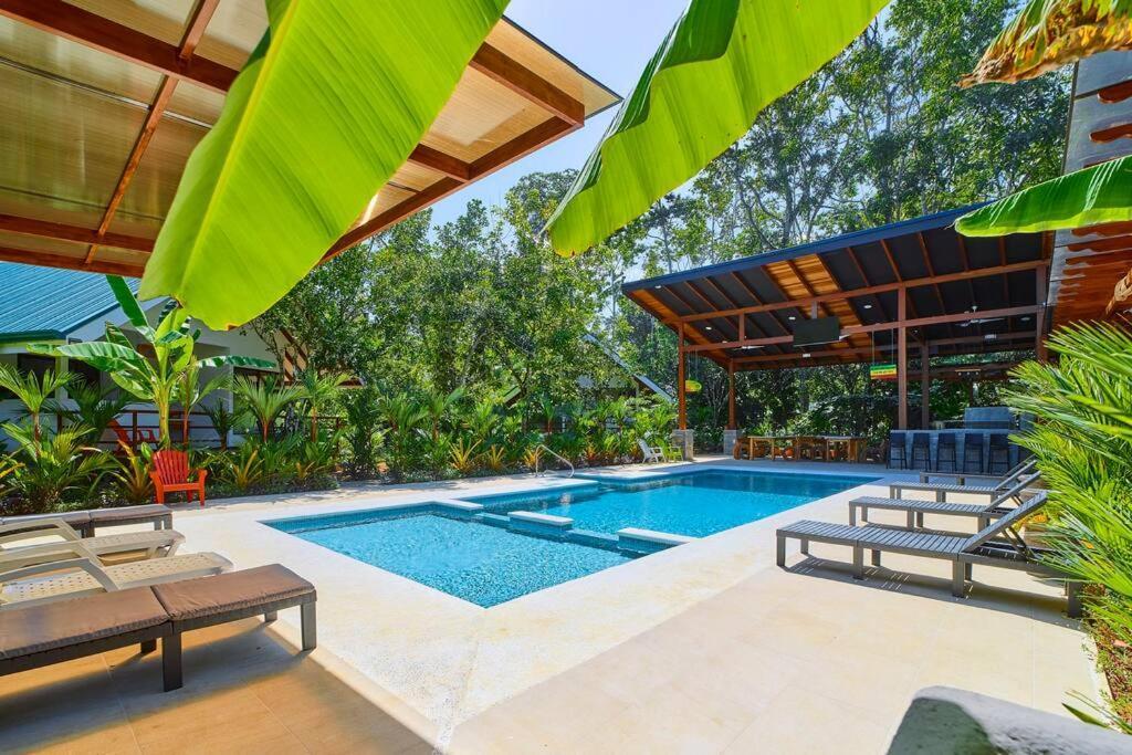 Casa Kristel - Exquisite Villa Getaway Puerto Viejo de Talamanca エクステリア 写真