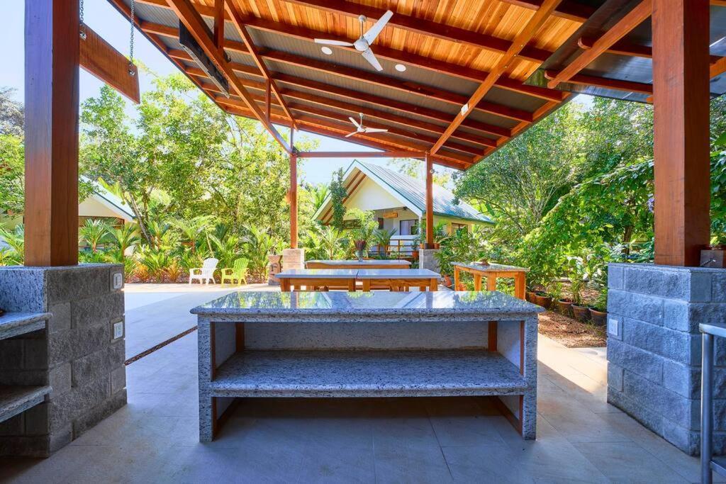 Casa Kristel - Exquisite Villa Getaway Puerto Viejo de Talamanca エクステリア 写真