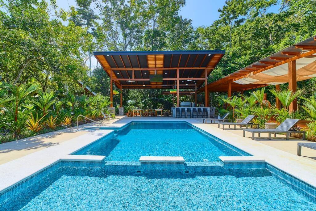 Casa Kristel - Exquisite Villa Getaway Puerto Viejo de Talamanca エクステリア 写真